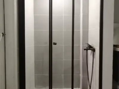 Akordiyon Duşakabin